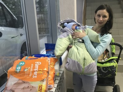 Cемье Рукшиных в связи с рождением 4 ребёнка были куплены и переданы товары, в рамках программы «Будьте счастливы»